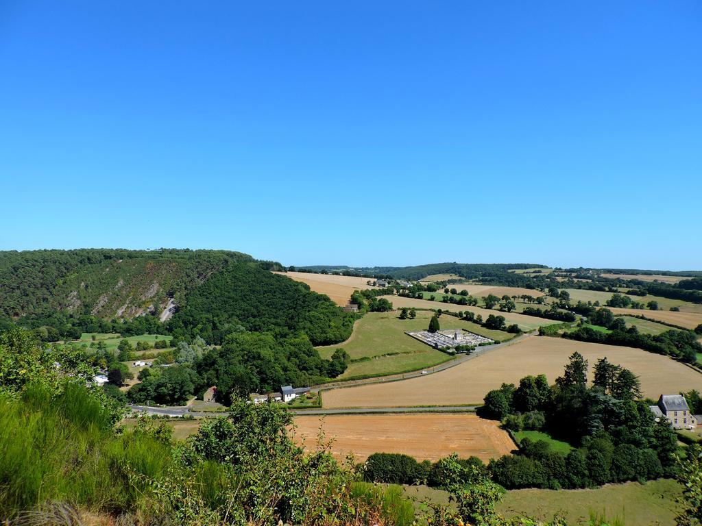 Gesnes-le-Gandelin Gite Dans Les Alpes Mancelles מראה חיצוני תמונה